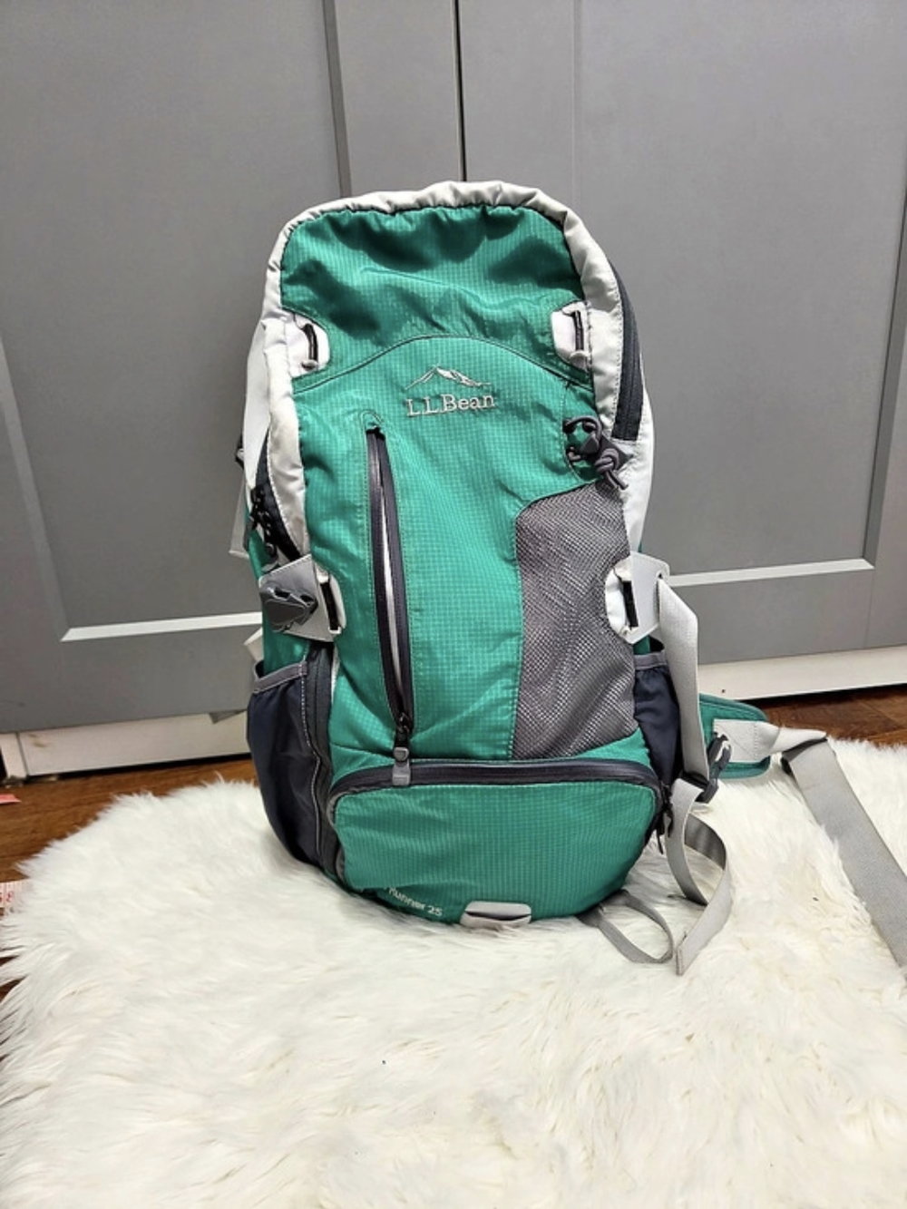L.L.Bean Ridge Runner 25 Day Pack Green & Gray Backpack